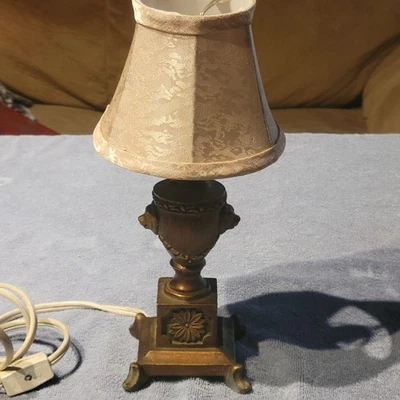 Vintage Style Resin Lions Head Lamp - Image 1 of 4