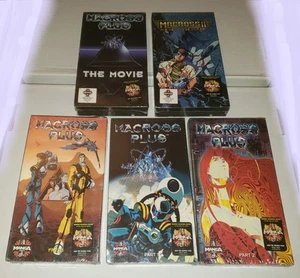 Lot: MACROSS PLUS Teil 1, 2, 3 Englisch THE MOVIE I, II Japanisch, VHS Anime NEU - Bild 1 von 8