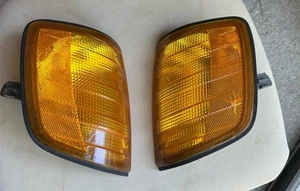 MERCEDES BOSCH W124 LEFT & RIGHT TURN SIGNAL CORNER LIGHTS 300E TE CE D E320 400 - Picture 1 of 15
