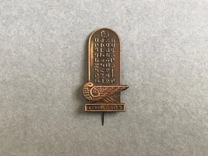 Pin 1962 Mesrop Mashtots Creator of the Armenian Alphabet 1600th birthday RARE! - Foto 1 di 3