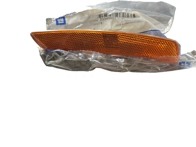 NEW OEM 2016-2020 Cadillac CT6 Driver Side Side Marker Lamp 23345091 - Image 1 of 3