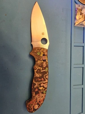 Spyderco Manix 2 XL con básculas de fibra de carbono grasa camuflaje años 80  Foto 1 de 4
