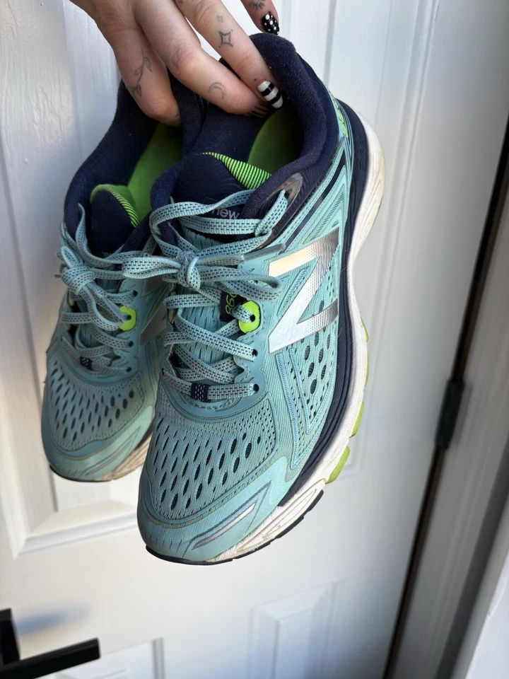 Zapatos para correr New Balance 880v7 para mujer, talla 9, azul claro Foto 1 de 4