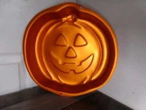 Orange Pumpkin Cake Pan Jack O' Lantern Halloween Autumn Wilton #2105-2059 - Picture 1 of 9