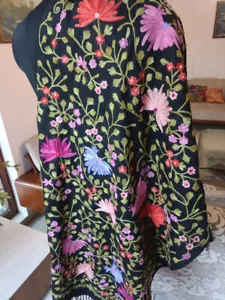 BUFANDA PASHMINA NEGRA 100 % CACHEMIR CHAL BORDADO A MANO CACHEMIR CACHEMIR CREWEL - Imagen 1 de 6
