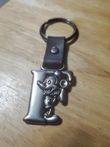 NUEVO Disney Mickey Mouse letra F Llavero plata/color peltre con correa marrón - Imagen 1 de 3