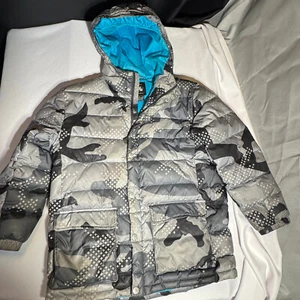 NIKE Skate Boarding Boy M 10-12 Chaqueta con Capucha Puffe Gris Camuflaje Cremallera y Presión - Imagen 1 de 9