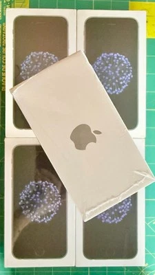 *SEALED* Apple iPhone 6 32 GB TracFone / StraightTalk Space Gray Condition NEW - Image 1 of 4