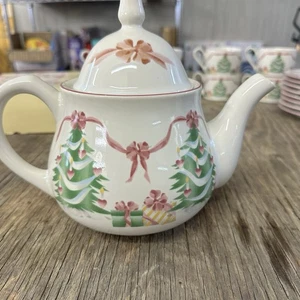 Vintage 1992 Sango “Home For Christmas” ceramic Teapot - Picture 1 of 4