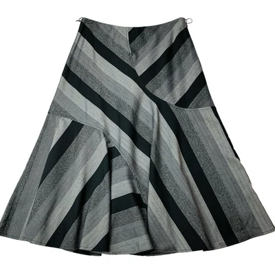 Falda Larga Forrada Para Mujer Colección Nygard Negra y Gris Rayas Talla 6 Pequeña Foto 1 de 4