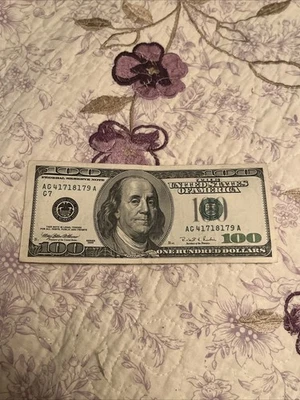 Series 1996  US One Hundred Dollar Bill $100 Circulated - Image 1 of 4