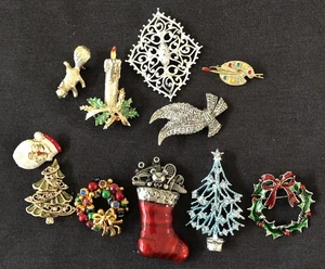 Lot 11 Vintage Pins - 5 sind signiert Gerry + 6 Weihnachtsbroschen mit Strumpf von AS - Bild 1 von 6