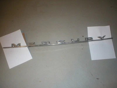 Emblema vintage Mercury Trim 20" 15500 C86B 5442550 A Foto 1 de 4