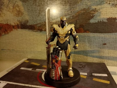 Thanos Armadura Espada Y Brazo Marvel Movie Collection Fig. Especial XL Altaya  - Immagine 1 di 4