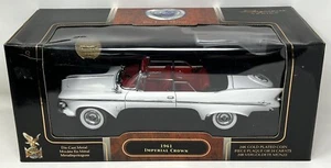 Road Signature 1/18 Diecast 1961 Imperial Crown Convertible - White - Picture 1 of 12
