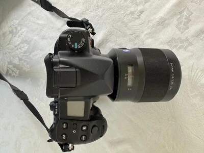 Cámara digital Sony Alpha a900 24,6 MP SLR/VGC90 Sony Grip/Lente Sony SAL135F18Z Foto 1 de 4