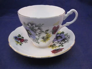 VINTAGE SPRINGFIELD TEA CUP & SAUCER -BONE CHINA ENGLAND - LOVELY MIXED FLORALS - Picture 1 of 7