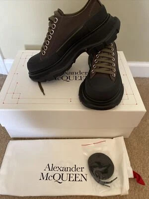 Zapatillas bajas Alexander McQueen verdes lisas con banda de rodadura talla IT 37 $695+ impuestos Foto 1 de 4