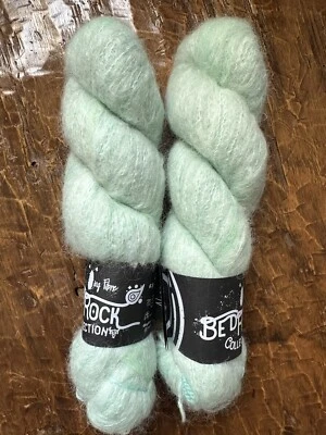 Dos (2) madejas Qing fibra derretida bebé hilo Suri colección roca madre - Nassau Foto 1 de 3