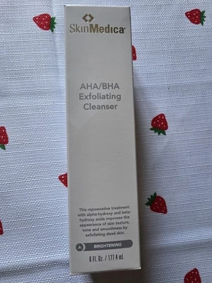 Limpiador exfoliante SkinMedica AHA/BHA 6 OZ Foto 1 de 4