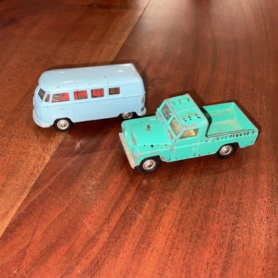 Corgi Toys 438 Land rover 109' vw split screen van - Image 1 of 4