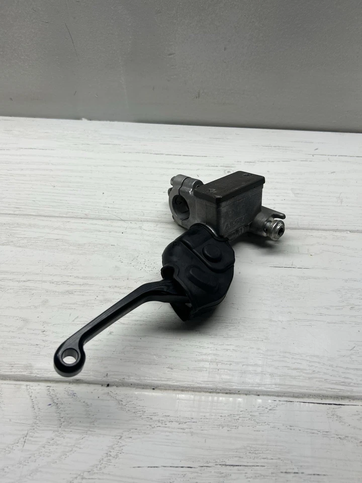 Suzuki RMZ 250 RMZ250 2008 cilindro maestro de freno delantero con palanca Foto 1 de 4