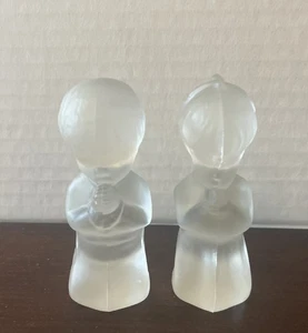 "Juego de figuras Fenton Art Glass transparente satinado orando niños niño y niña 4"" de alto" - Imagen 1 de 7