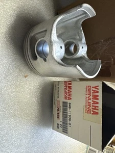Yamaha OEM 6M6-11636-01 Oversized Piston Genuine - Picture 1 of 5
