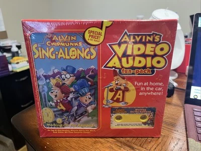 Alvin's Video Audio Fun-Pack: ALVIN AND THE CHIPMUNKS [VHS + Audio Cassette] - Image 1 of 4