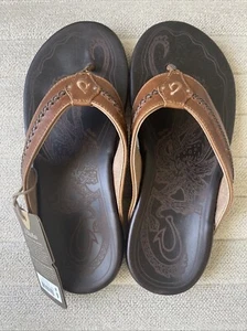 OLUKAI Mea Ola Men's Beach Sandals Tan Dark/Java Premium Leather Flip-Flop - Picture 1 of 3