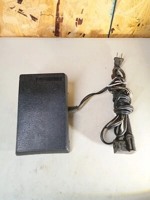 Singer Sewing Machine Foot Pedal Controller CR 606 part 362095-001 CR606 3-pin = - Image 1 of 3