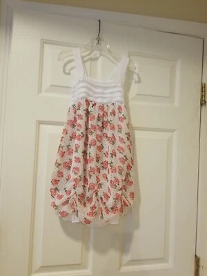 Vestido feminino tamanho 5 branco e multicolorido sem mangas strass bainha bolha bata - Imagem 1 de 4