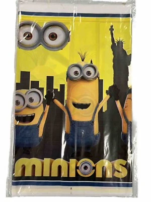 Cubierta de mesa de plástico Minions (56” X 96”) - Mantel de plástico de Minions Foto 1 de 2