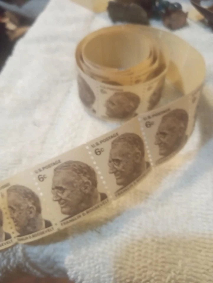 34 New/ Old stock FDR 6 Cent Postage stamps - Image 1 of 2