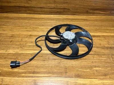 Audi A3 2015-2025 2,0 L ventilador motor ventilador de refrigeración motor 5Q0959455BN OEM Foto 1 de 4