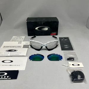 Oakley Photochrome Sonnenbrille OO9197-04 Racing Jacket weiß schwarz Ghost Text - Bild 1 von 14