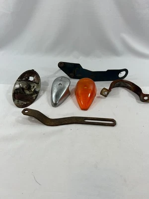 Lote de peças de luz de sinalização vintage VW Beetle Hella – lente âmbar, carcaça, suportes - Imagem 1 de 4