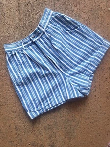 VTG Chic Womens High Waisted Mom Rise Shorts Striped Size 9* Blue White Pleated - Picture 1 of 9