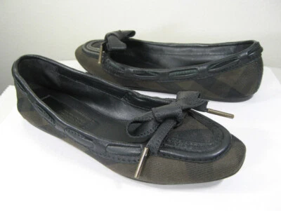 NOVO BURBERRY Oriel Bow Front House Check/Couro Preto Balé Liso 38/EUA 8 US$ 425 - Imagem 1 de 4