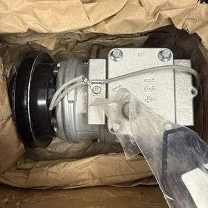 DENSO 471-1166 Compressor w/ Clutch For 94-97 Lexus Toyota Land Cruiser LX450 - Foto 1 di 2