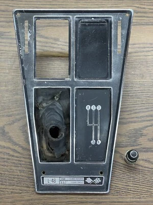Bisel de placa superior de palanca de cambios OEM Chevrolet Corvette 1972-1976 Foto 1 de 4