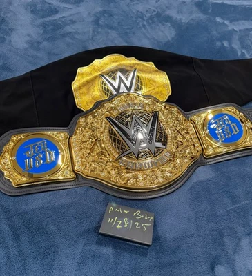 Реплика титульного пояса чемпиона мира WWE в супертяжелом весе восстановленная с двойным покрытием  - Изображение 1 из 4