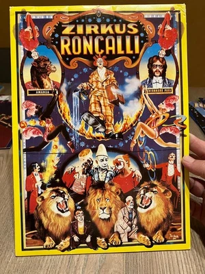 Aufsteller aus Pappe vom Zirkus Roncalli - Bild 1 von 4