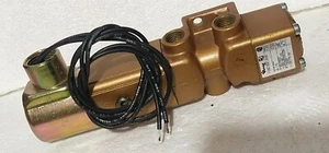 Versa VSG3321 Solenoid Valve 3Way 1/4 NPT 120V Transmitter Controller Transducer - Picture 1 of 10