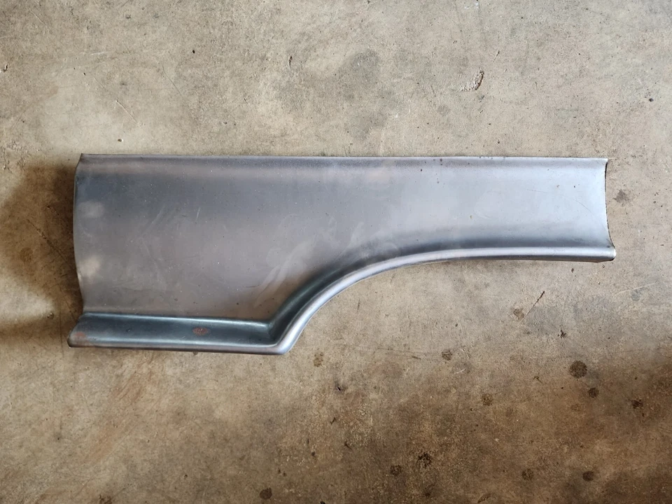 Ford Thunderbird 1958-1960 sección delantera inferior del guardabarros delantero - lado izquierdo  Foto 1 de 4