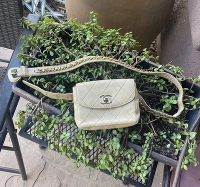 Bolso cinturón vintage CHANEL Foto 1 de 4