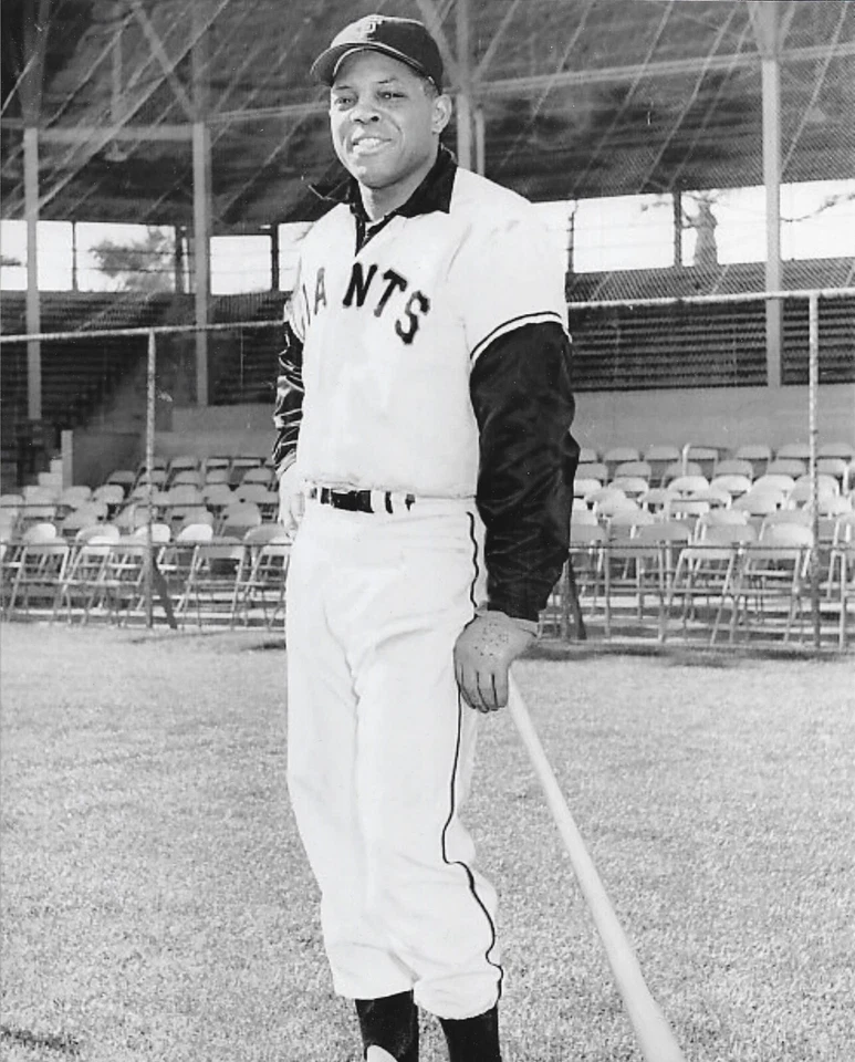 Willie Mays Photo San Francisco Giants 8x10 Baseball Photo 1951-1973 HOF MVP - Image 1 of 1