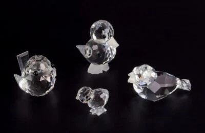 Swarovski, Österreich. Vier Miniatur Vogel Figuren aus facettiertem geschliff... - Bild 1 von 4