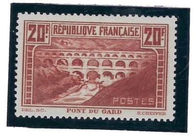 FRANCE  "PONT DU GARD"  SC#253  tpI  CV$500+ for No Hinged   (FR11)* - Image 1 of 2