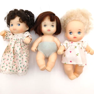 3 Vintage Babydolls Love A Bye 80er Jahre 6 cm groß Hasbro Mini Sammlerstück - Bild 1 von 8